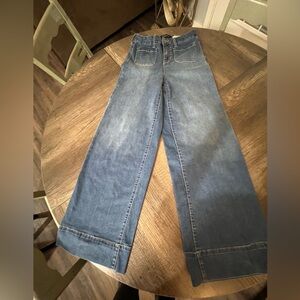Women’s BCBG HIGH RISE Wide Leg Jeans Size 3/26